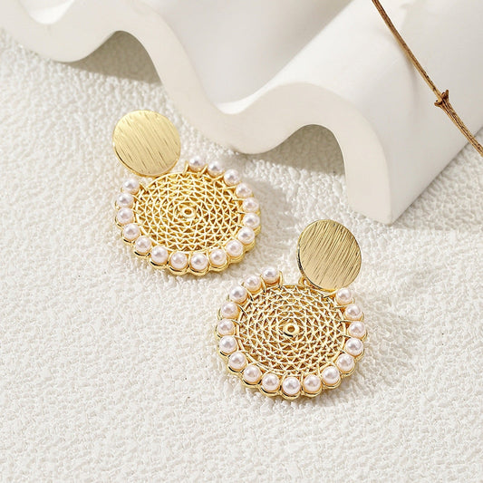 Elegant Gold-Plated Pearl Stud Earrings – Retro Style Jewellery for Women & Girls