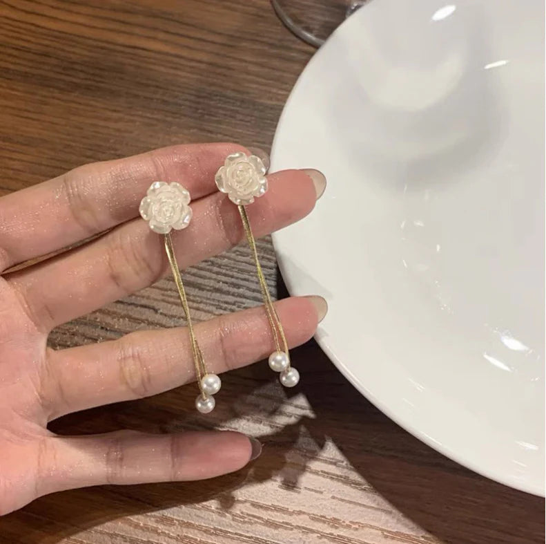 White Camellia Tassel Earrings (1 Set)