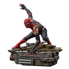 π·οΈ PVC Spider Hero Figure β Iron Suit Edition (17cm)