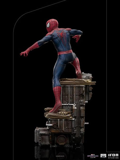 🕸️ PVC Spider Hero Figure – Dynamic Wall-Climbing Pose (23cm)