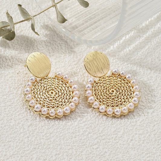 Elegant Gold-Plated Pearl Stud Earrings – Retro Style Jewellery for Women & Girls