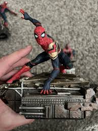 🕷️ PVC Spider Hero Figure – Iron Suit Edition (17cm)