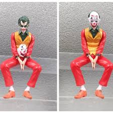 🎭 PVC Clown Figure – Red Suit Sitting Pose (15cm)